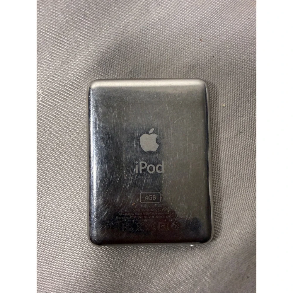 Apple iPod Nano 3rd Generation 4GB Silver A1236 Bad Battery